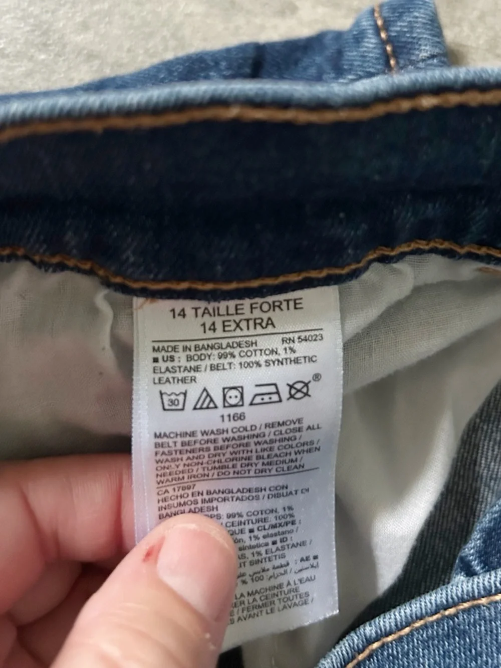 Old Navy Bermuda Style Shorts Size 14